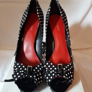 Nine West black/white polka dot 9.5 platform heels